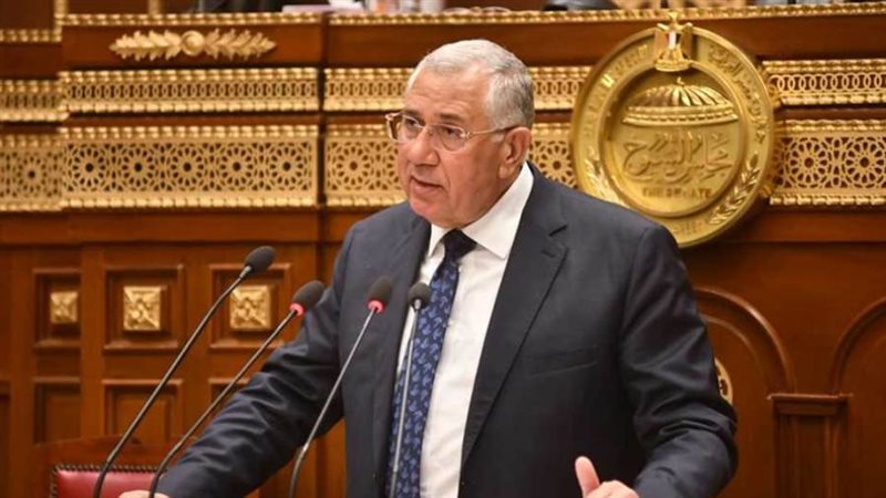 وزير الزراعة أمام