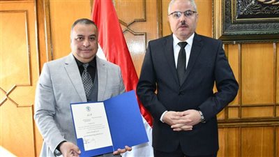 رئيس جامعة قناة السويس يهنئ اللواء السيد ندا بتعيينه مديرًا عامًا للإدارة العامة للأمن الجامعي