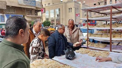 حملات مكثفة لرفع الإشغالات والإعلانات غير المرخصة بمركزين بالمنيا