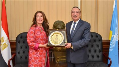 محافظ الإسكندرية يستقبل سفيرة الولايات المتحدة الأمريكية لدى مصر لتعزيز العلاقات بين الجانبين