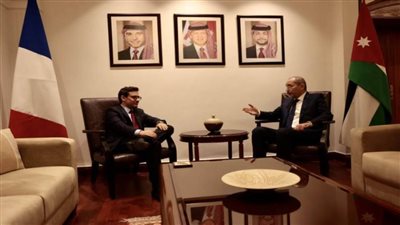 وزير خارجية الأردن يستقبل نظيره الفرنسي في عمان