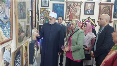 أكثر من 80 عملا فنيا للمعاهد الأزهرية في جناح الأزهر بمعرض الكتاب