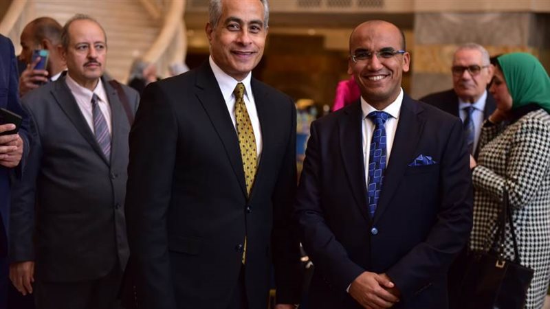 محمد النحاس مع وزير