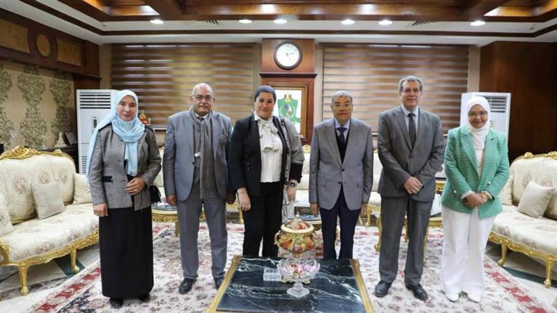 وفد وزارة الصحة