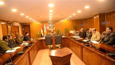 محافظ أسيوط يلتقي رئيس اللجنة الرباعية لتسعير أراضي الدولة لمتابعة ملف التقنين