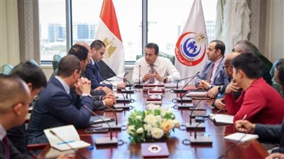 وزير الصحة يناقش مقترحات تنفيذ المنشآت الذكية بمشروع 