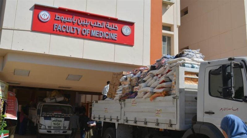 جانب من القافلة بجامعة