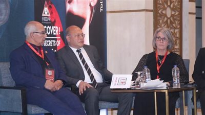 النعماني يشهد المؤتمر الدولي لجراحة التجميل لعلاج الشفة الأرنبية بجامعة سوهاج