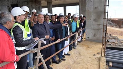 وزير النقل يوجه بإنهاء العمل بمشروع القطار السريع وفقا لقياسات الجودة العالية