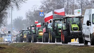 بولندا: المزارعون يغلقون الطرق احتجاجا على السياسات الزراعية للاتحاد الأوروبي