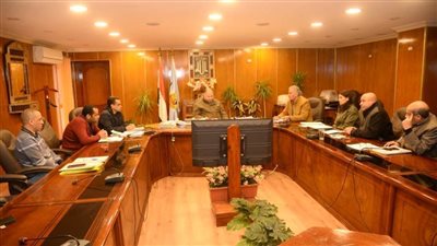 محافظ أسيوط يوجه بالحفاظ على الرقعة الزراعية بتوعية المزارعين وإزالة التعديات