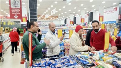 المنيا.. ضبط 2387 مخالفة تموينية خلال حملات رقابية على المخابز والأسواق