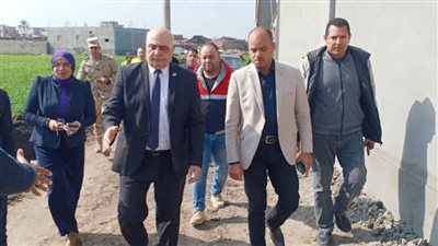 السكرتير العام لمحافظة البحيرة يتفقد مشروعات حياة كريمة بدمنهور