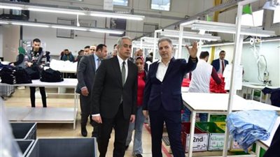 وزير العمل: القيادة السياسية حريصة على تشجيع الاستثمار المحلي والأجنبي وتعزيز علاقات العمل