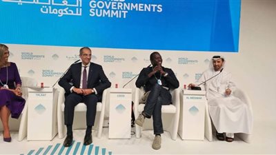 وزير الاتصالات يشارك في جلسة نقاشية ضمن فعاليات القمة العالمية للحكومات بدبي