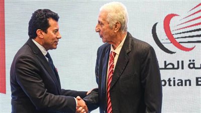 وزير الرياضة يفتتح البطولة الإفريقية للريشة الطائرة