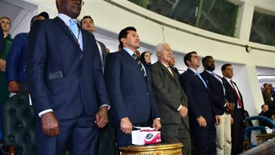 وزير الرياضة يشهد افتتاح البطولة الإفريقية للريشة الطائرة