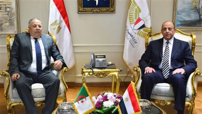 وزير الطيران المدني يبحث مع السفير الجزائري تعزيز التعاون المشترك في مجال الطيران المدني