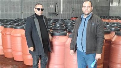 ضبط ١١ طن مخلل مجهول المصدر ومبيدات زراعية منتهية الصلاحية بالبحيرة 