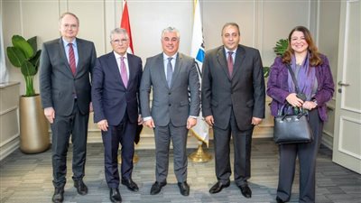 رئيس اقتصادية قناة السويس يستقبل وفد المفوضية الأوروبية وسفير الاتحاد الأوروبي لبحث التعاون