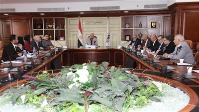 تطوير البنية التحتية للمناطق الصناعية ببني سويف