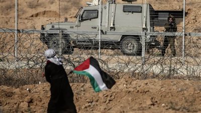 صحيفة سعودية: هناك من داخل حكومة إسرائيل من يرغبون باستمرار الحرب بقطاع غزة إلى ما لا نهاية