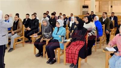 تدريب 40 شابًا وفتاة من الكوادر الشبابية بفعاليات نادي القيادات الشبابية YLC