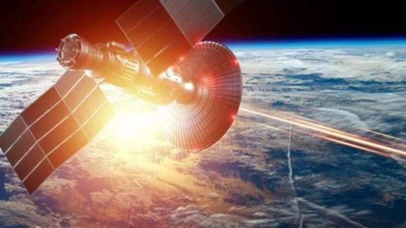 انفجار في الأقمار