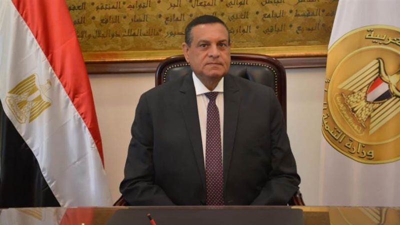 وزير التنمية المحلية