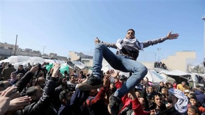 عاجل.. (صور) زغاريد وزفاف وسط الحرب.. قلب غزة ينبض بالفرح