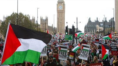 القبض على 10 متظاهرين خلال مشاركتهم في مسيرة مؤيدة لفلسطين في لندن