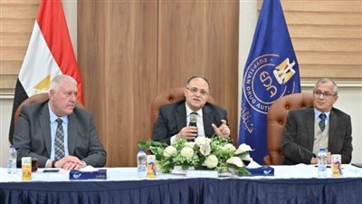 رئيس هيئة الدواء يبحث التعاون مع وفد دستور الأدوية الأمريكي