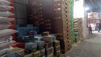عاجل .. ضبط ٣٠ طن سكر  داخل مخزنين