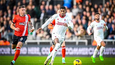 مانشستر يونايتد يفوز على لوتون تاون 2ـ1 في الدوري الإنجليزي الممتاز