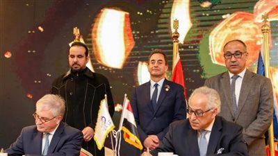 اتفاقية تعاون بين اللجنة البارالمبية ونقابة المهن الرياضية والجامعة الفرنسية في مصر 