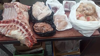 ضبط ٤٠٠ عبوة مواد غذائية منتهية الصلاحية بالبحيرة
