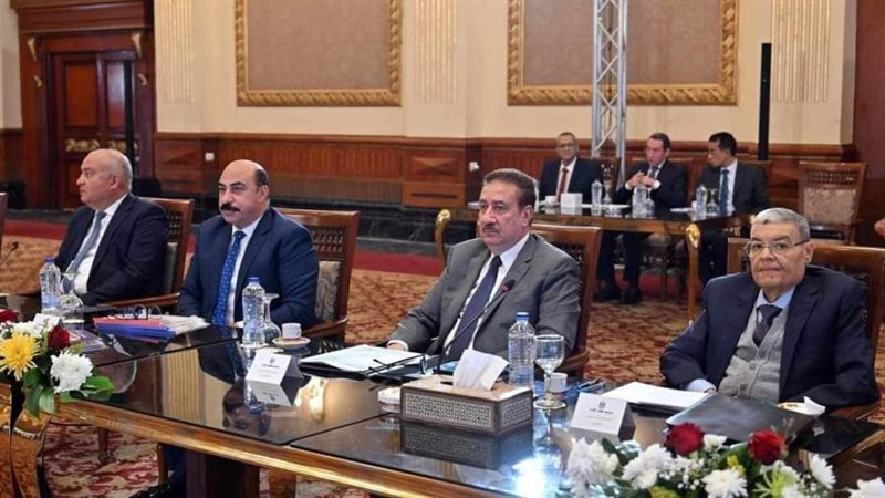 محافظ المنيا خلال