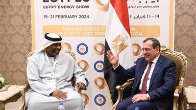 وزير البترول يبحث مع رئيس 