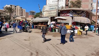 حملات مكثفة لرفع الإشغالات والإعلانات غير المرخصة بمراكز المنيا