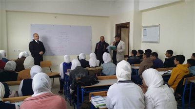 مدير الشئون التنفيذية بتعليم البحيرة يتابع انتظام الدراسة بمدارس إيتاي البارود