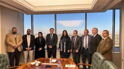 غادة شلبي تعقد اجتماعًا مع مدير شركة طيران بأبوظبي