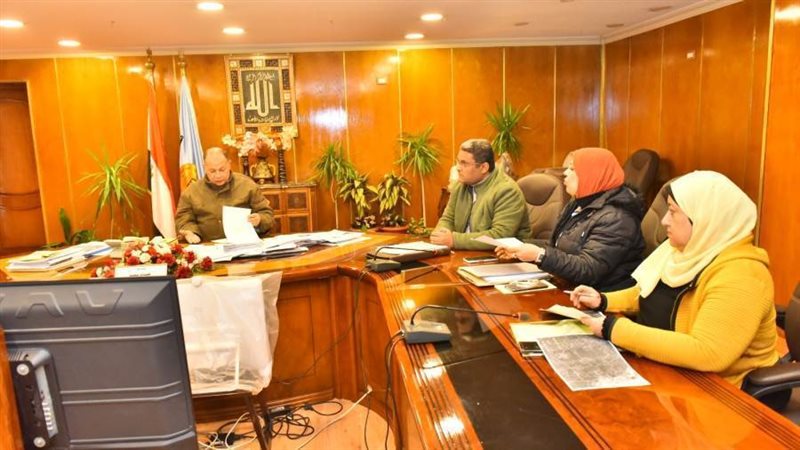 جانب من اجتماع المحافظ