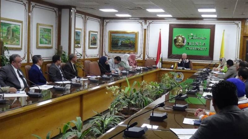 رئيس جامعة المنيا