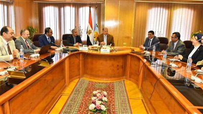 محافظ أسيوط يترأس الاجتماع التنسيقي لإعداد أدلة استرشادية للهوية البصرية لمحافظات الصعيد