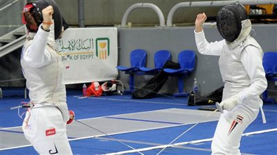 سارة حسني وملك حمزة تتأهلان للأدوار الإقصائية بكأس العالم لسلاح الشيش بالقاهرة