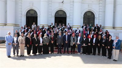 محافظ المنيا يشارك بختام الدورة التدريبية للدفعة الثانية لبرنامج المرأة تقود بالمحافظات