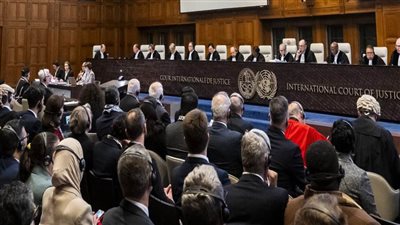 سلطنة عمان أمام 