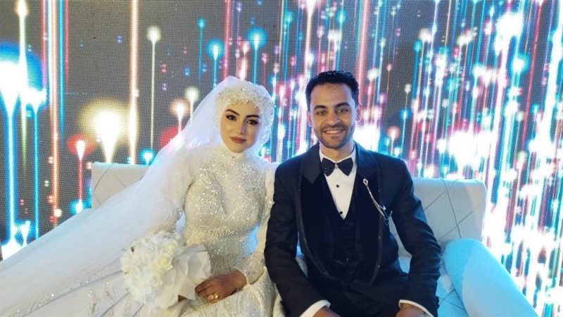 علاء حسين وعروسة