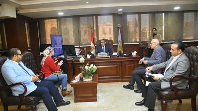 محافظ الغربية يؤكد التواصل 