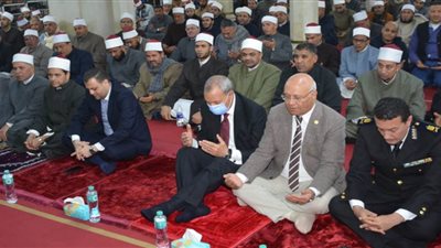 محافظون يشهدون احتفالات مديريات الأوقاف بليلة النصف من شعبان